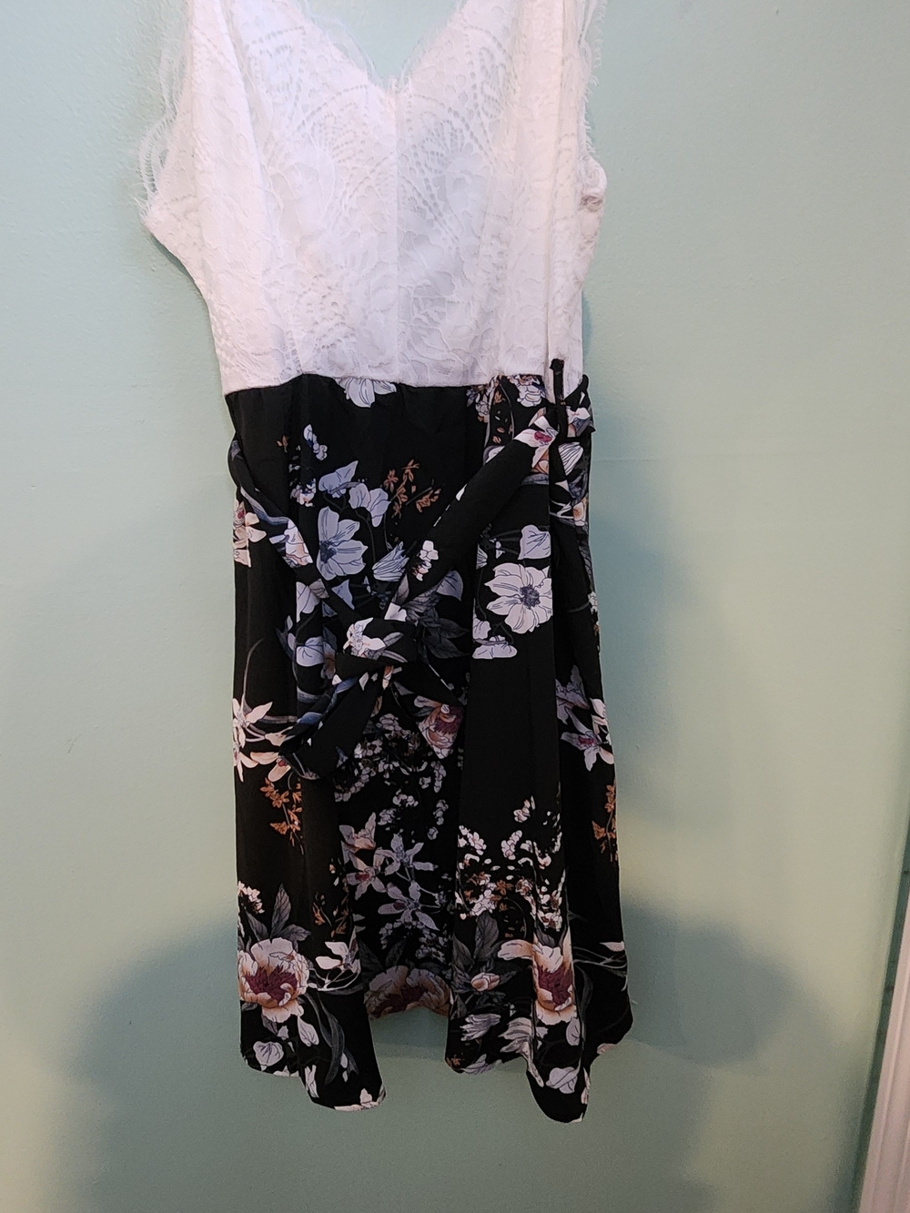 SHEIN White Lace Bodice Black Floral Midi Dress